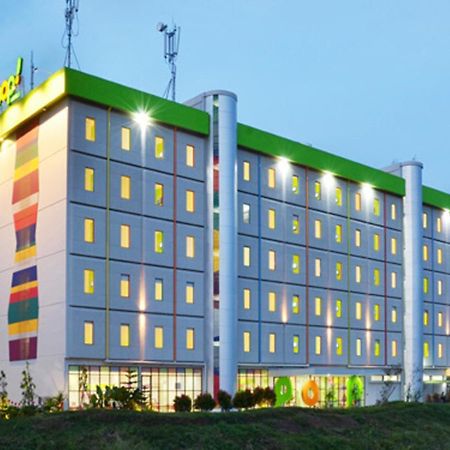 Pop! Hotel Airport Jakarta Tangerang Exterior photo