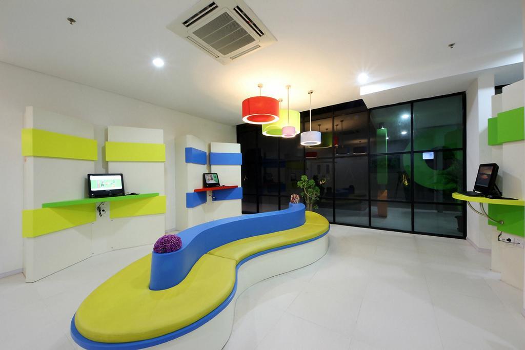 Pop! Hotel Airport Jakarta Tangerang Exterior photo