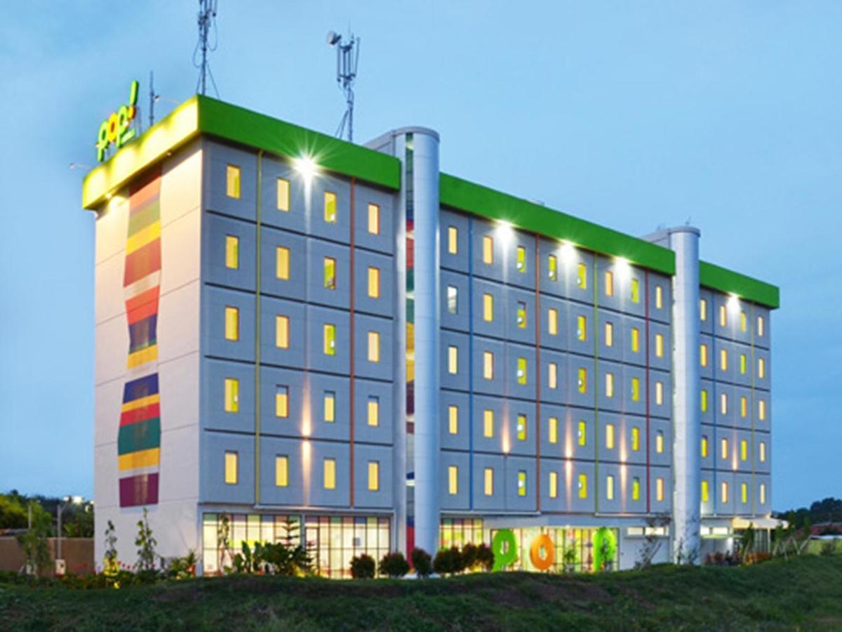 Pop! Hotel Airport Jakarta Tangerang Exterior photo